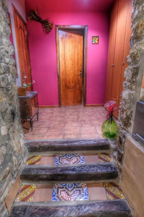 Casa Vacanze Fondaco Di Scillato Scillato  Kültér fotó