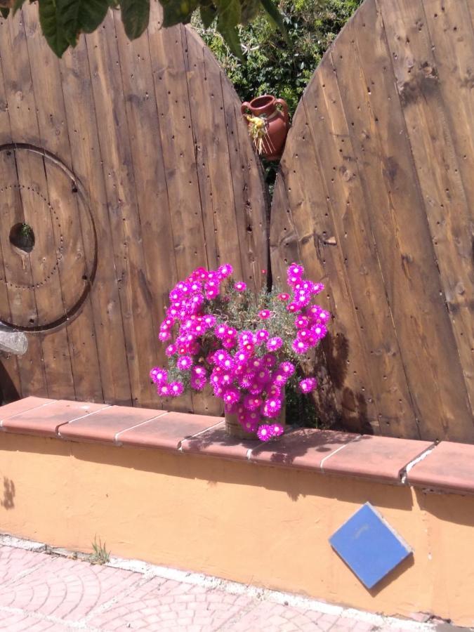 Casa Vacanze Fondaco Di Scillato Scillato  Kültér fotó