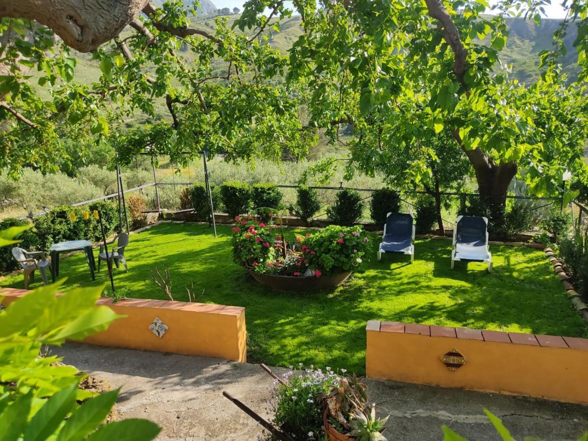 Casa Vacanze Fondaco Di Scillato Scillato  Kültér fotó